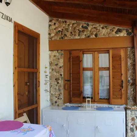 Holiday home Tzitzikia Skala Kallirakhis